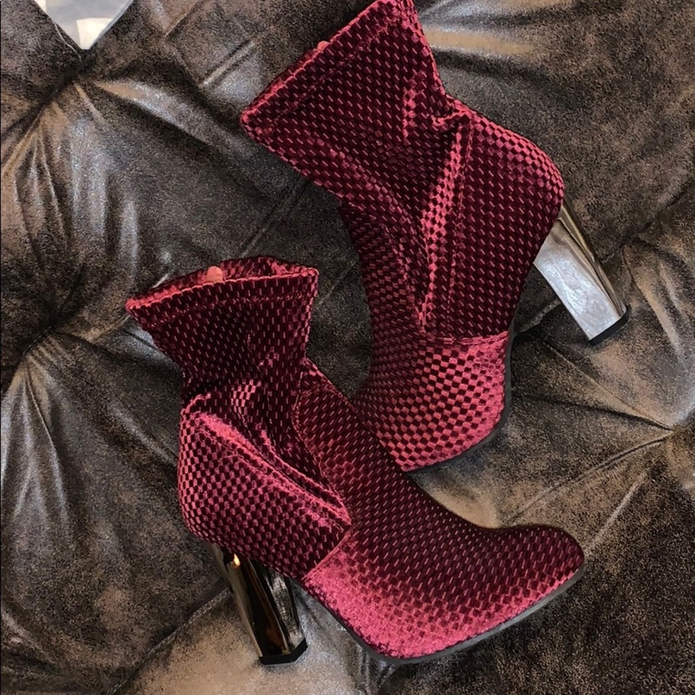 Checkered Texture Booties